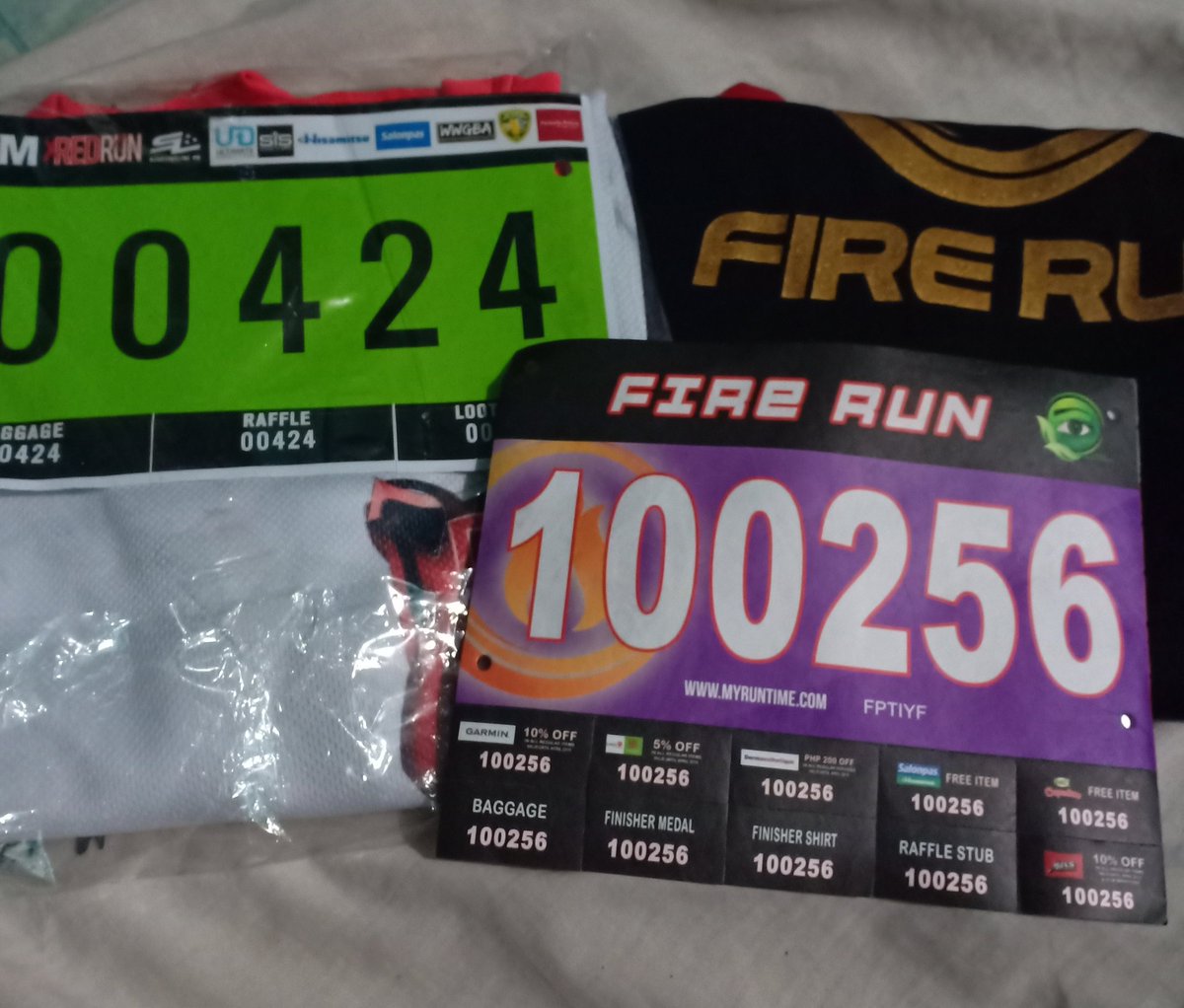 iem_nathan's tweet photo. Thanks @JakzTayo for accompanying me in claiming the funrun kit awhile ago😉

Yay, I'm kinda ambitious. 2 funrun in May haha goodluck to me.

#plhiv #roadtohealthierlifestyle #redrun #firerun https://t.co/oClADqQgMf