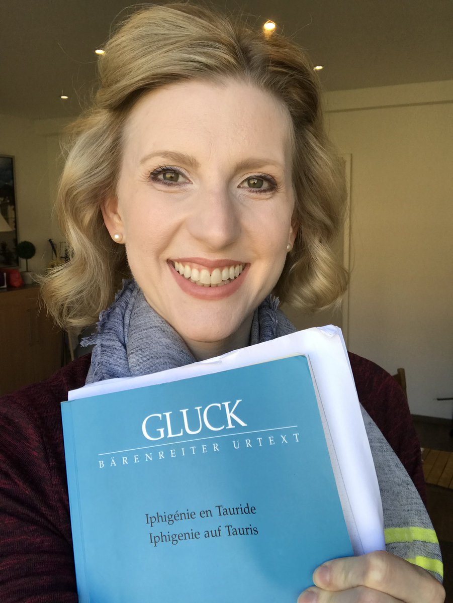 It's sitz time! #StgtIphigenie <a href="/oper_stuttgart/">Staatsoper Stuttgart</a> <a href="/Baerenreiter/">Barenreiter</a>