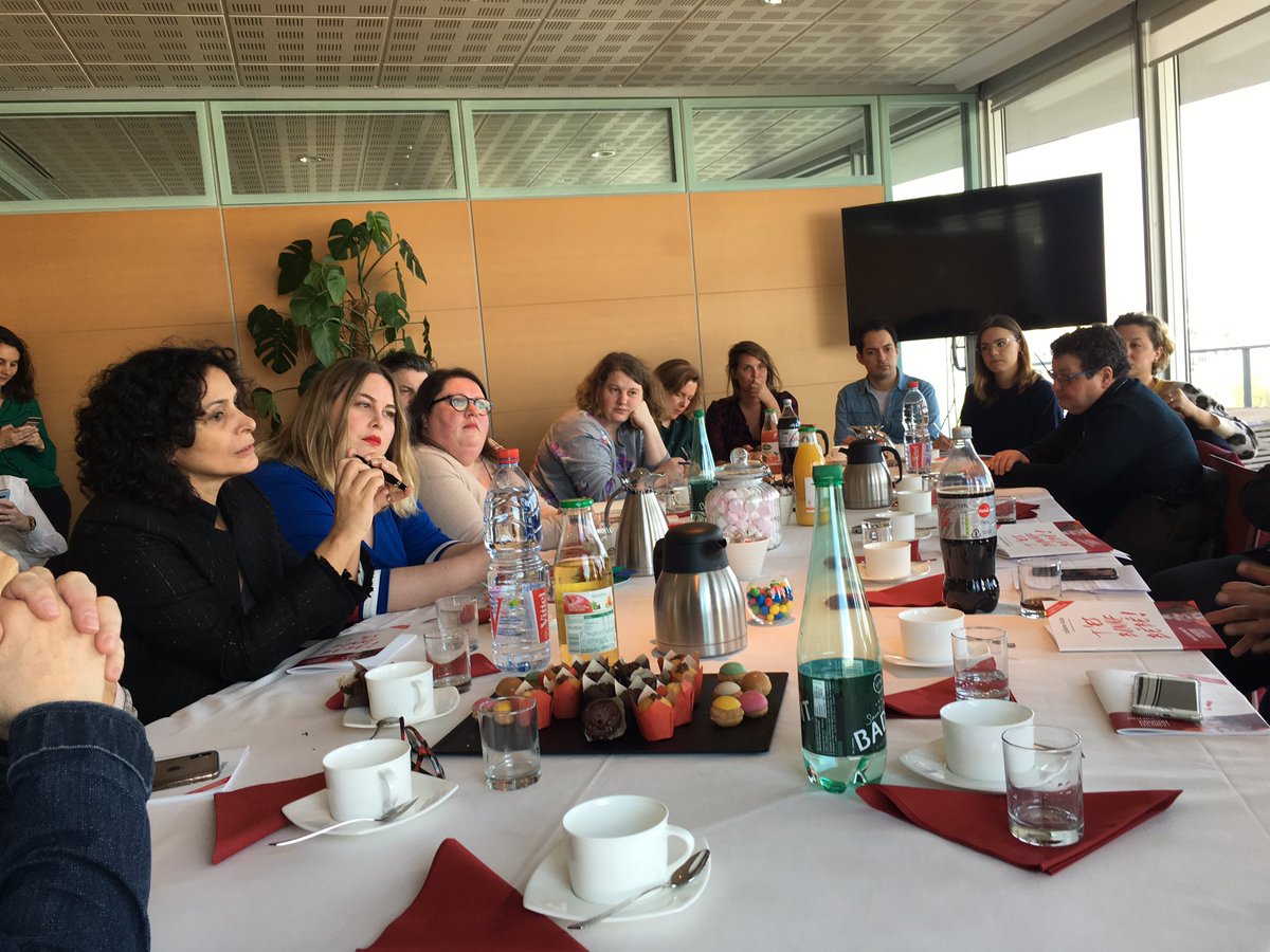 francetvpro's tweet photo. Point presse @Francetele #SoiréeContinue Contre le dernier racisme non condamné - la grossophobie - autour de la fiction « Moi, grosse » avec @juliettekatz adaptée du livre de @GabDeydier. La fiction sera suivie d’un débat présenté par @JulianBugier📍Prochainement sur @France2tv https://t.co/Ejmu97moA2
