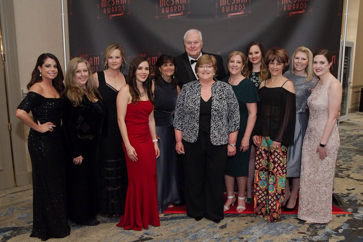 AHBMKTG's tweet photo. What a fabulous night at the 2019 #McSAMAwards! #WomeninBusiness #agencylife https://t.co/pzQKjhfhLN
