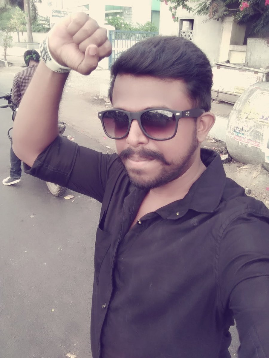 Impradeepgold's tweet photo. டெல்லியில் அம்மனமாய் உருண்ட நம் விவசாயியை அதே டெல்லியில் அரண்மனையில் அமர  வைக்க வாக்களிப்போம் விவசாயி...   

எனது ஓட்டு விவசாயி.... நாம் தமிழர் ✊✊

உழவை மீட்போம் உலகை காப்போம் ✊✊

வரிசை எண் 3 ; வேட்பாளர் :இசை மதிவாணன்

#வெல்லப்போறான்_விவசாயி https://t.co/xYqm1zbKnq