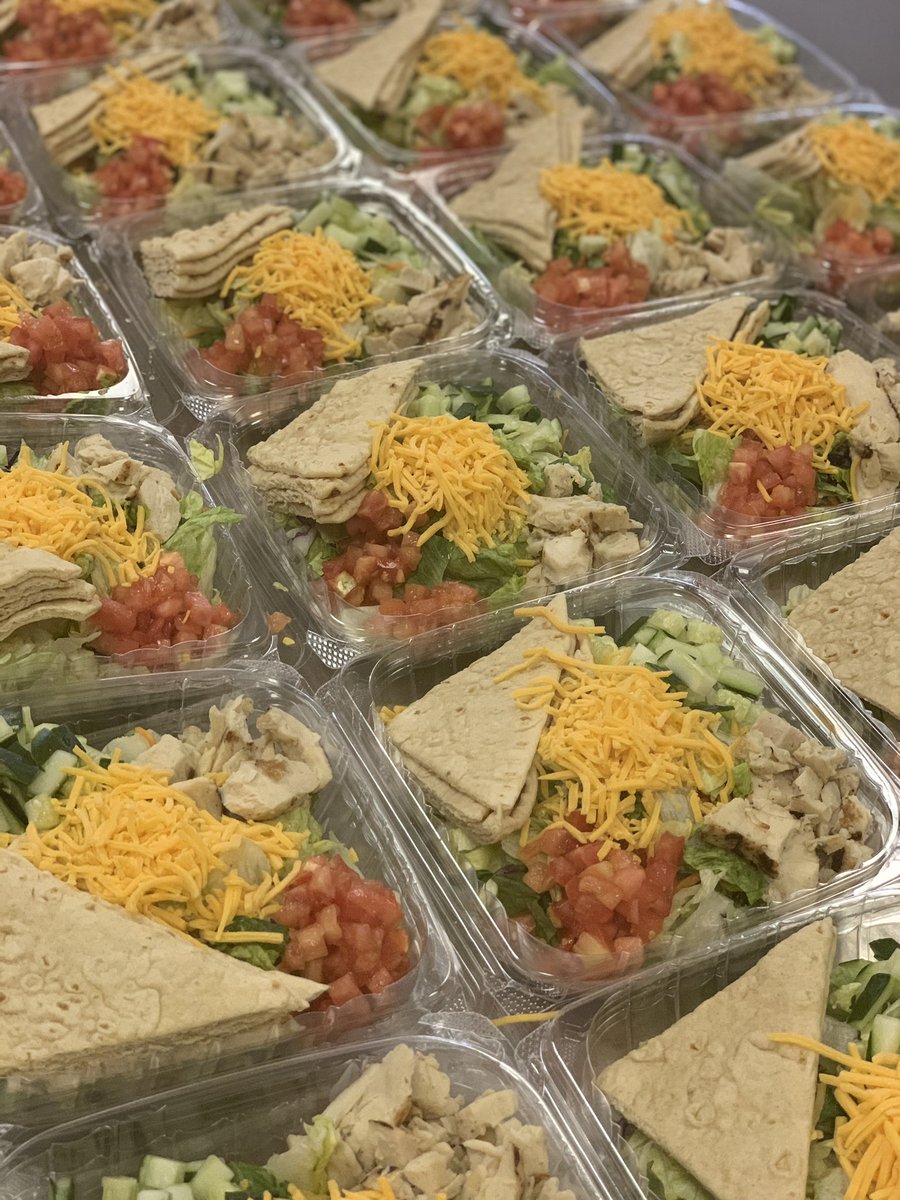 JCPS_cafes's tweet photo. It’s Chef Salad day for @JCPS_NC!! Be sure to grab yours and enjoy some fresh veggies on this warm, sunny, day! https://t.co/a95C9dHisw