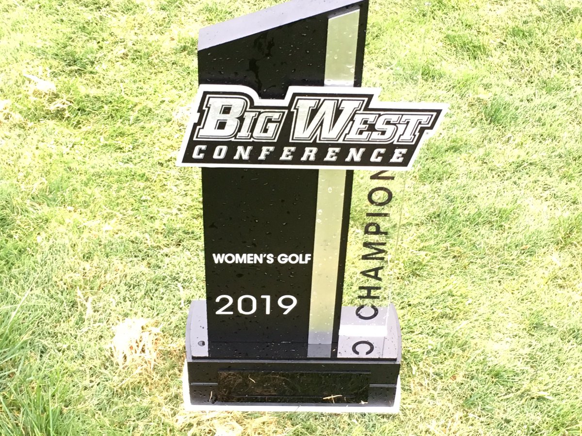 BigWestGolf's tweet photo. Final round of #BWCGolf Women’s Championship is underway at Moorpark CC. Leading teams @LBSUwomensgolf and @CSUNWGOLF tee off beginning at 9:10. #GoBeach has a 3 shot lead after 36 holes.  Who will #LeaveALegacy https://t.co/dIwAL9BWIU