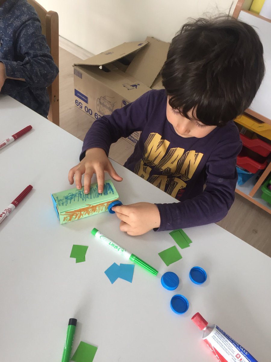 Tuğba Tırak (@tubatrak1) on Twitter photo Sabah kahvaltıda sütlerimizi içtik süt kutularımızı atmadık ve “Ne nereye gider? ” tema kapsamımızda su şişeleri kapaklarınıda kullanarak araba oluşturduk 🚘 hem boyadık hem yapıştırdık hem kendimize oyuncak yaptık♻️ @ugurokulumersin <a href="/nilcicek/">Nil Çiçek</a> <a href="/TYorulmazlar/">Tuğçe Lale Yorulmazlar, MA</a> <a href="/Zeynep__Guvenc/">Zeynep GÜVENÇ</a> Sabah kahvaltıda sütlerimizi içtik süt kutularımızı atmadık ve “Ne nereye gider? ” tema kapsamımızda su şişeleri kapaklarınıda kullanarak araba oluşturduk 🚘 hem boyadık hem yapıştırdık hem kendimize oyuncak yaptık♻️ @ugurokulumersin <a href="/nilcicek/">Nil Çiçek</a> <a href="/TYorulmazlar/">Tuğçe Lale Yorulmazlar, MA</a> <a href="/Zeynep__Guvenc/">Zeynep GÜVENÇ</a>