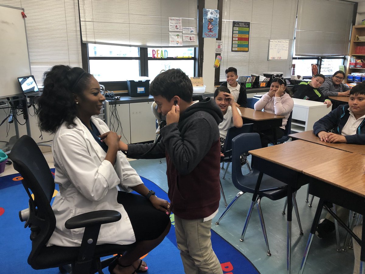 GuildaQuintero's tweet image. Career Day in 5th grade! Thank you to our two amazing speakers. Now everybody wants to be a nurse practitioner and a dentist when they grow up!