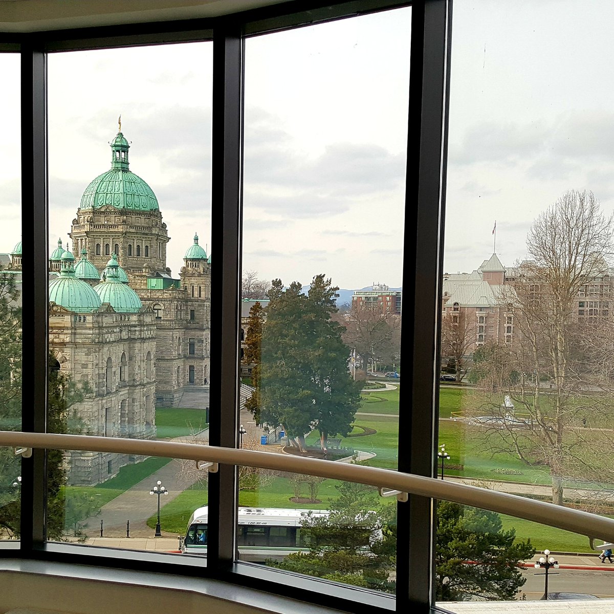 sciencethemovie's tweet photo. VICTORIA, BC (1/3): You might think working at The Exploration Place is all fun and games, but actually we have fun and games in other places too. In January I visited Victoria courtesy of @artsbc, and it took me this long to post about it. Whoops! But what a blast I had. https://t.co/kwJ3ZOomW8