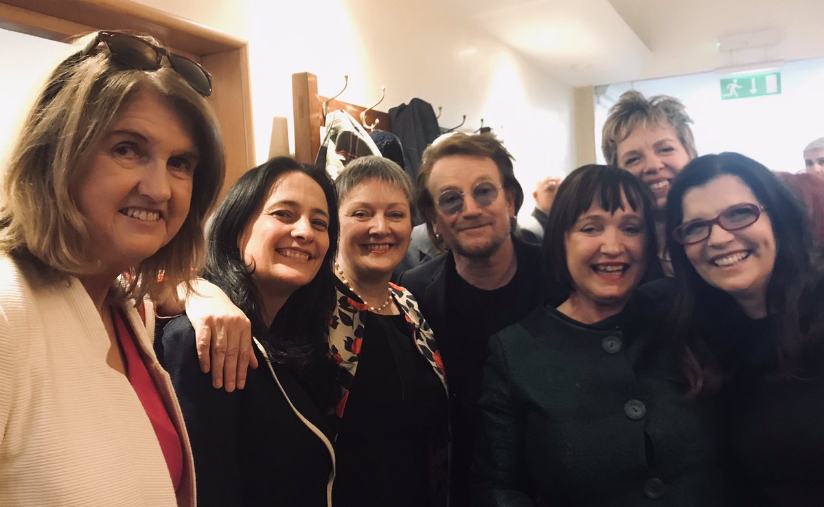 Some Women’s Caucus members delighted to greet Bono and Ali Hewson at Leinster House today! @joanburton @cathmartingreen @Fiona_Kildare @ivanabacik @OireachtasNews @U2 #votail100