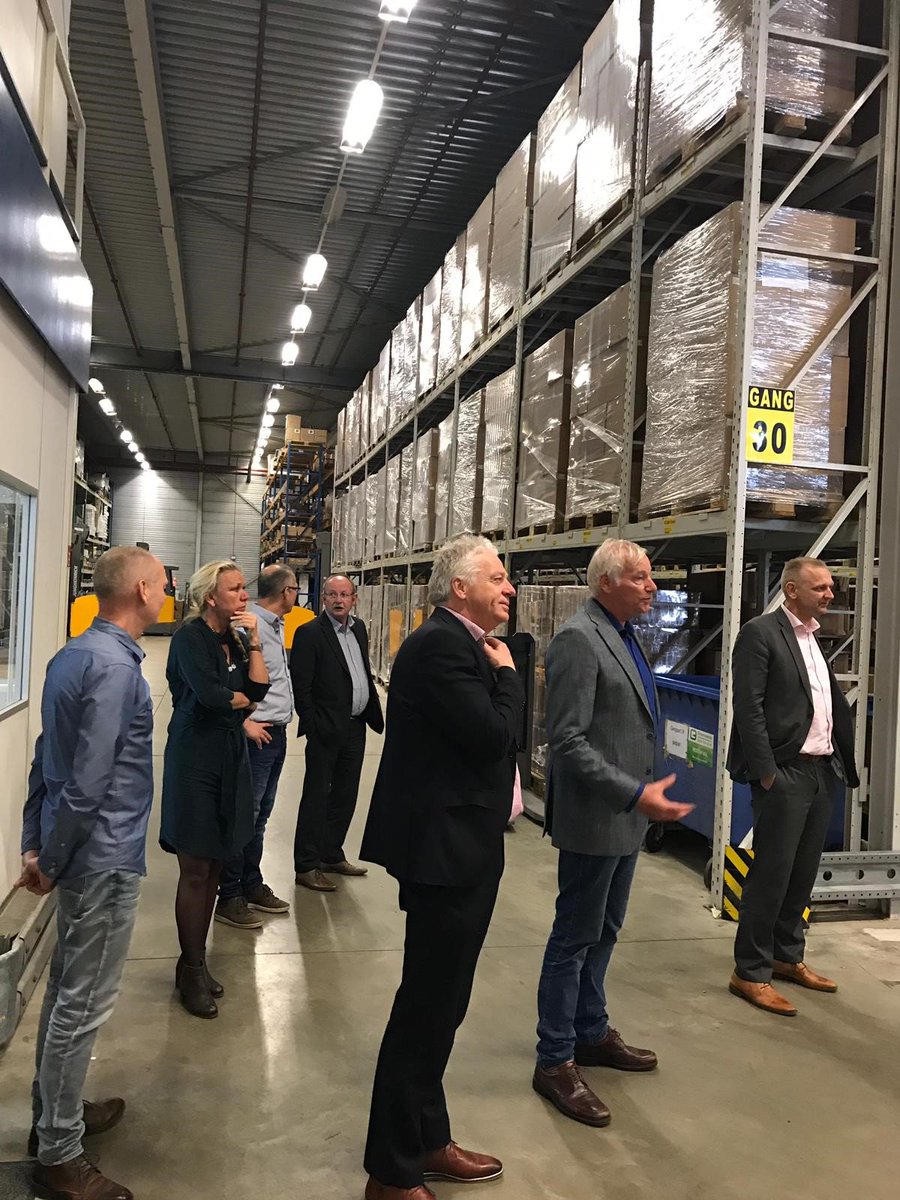 IngridAlkema's tweet photo. Burgemeester Smid @smidklaas en wethouders Kosters @HenkKosters en Wekema @Alexwekema brengen een bezoek aan #Feederone en #Harkboot.
Leon Sterk en je team, van harte gefeliciteerd met de certificering CO2- Prestatieladder! https://t.co/g77GmRnZpN