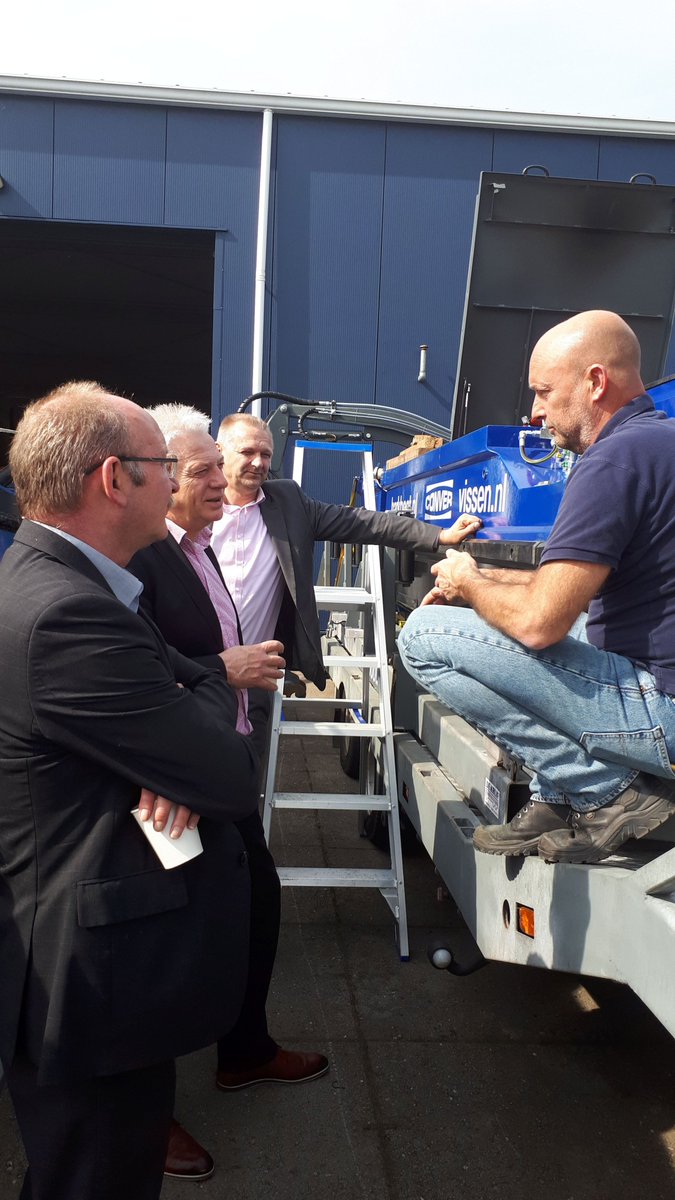 IngridAlkema's tweet photo. Burgemeester Smid @smidklaas en wethouders Kosters @HenkKosters en Wekema @Alexwekema brengen een bezoek aan #Feederone en #Harkboot.
Leon Sterk en je team, van harte gefeliciteerd met de certificering CO2- Prestatieladder! https://t.co/g77GmRnZpN