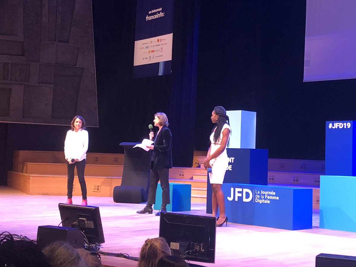 Isahit <a href="/IsaMTop/">isamtop_97</a> on stage pour parler de cette très belle idée d’externalisation de taches digitales socialement responsable pour faciliter l’emploi notamment en Afrique ! (et prix coup de cœur de ShakeUp <a href="/wavestoneFR/">Wavestone France</a> ;-) #JFD19