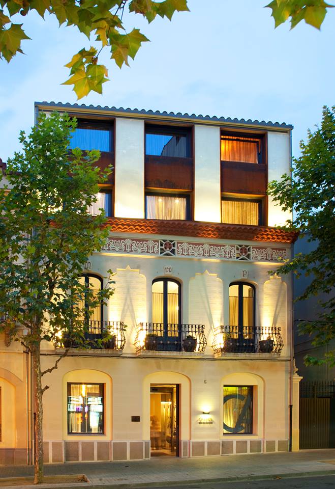 PetitGranHotels's tweet photo. Al centre de Banyoles trobaràs l'Hotel Ca l'Arpa, un magnífic establiment⭐️⭐️⭐️⭐️ que disposa d'un dels restaurants de referència de la comarca del Pla de l'Estany👨🍳No t'ho perdis‼️
#petitsgranshotels #petitsgransplaers #calarpa #Banyoles
👨💻https://t.co/COES7vNFDt https://t.co/aFj6jJcTTr