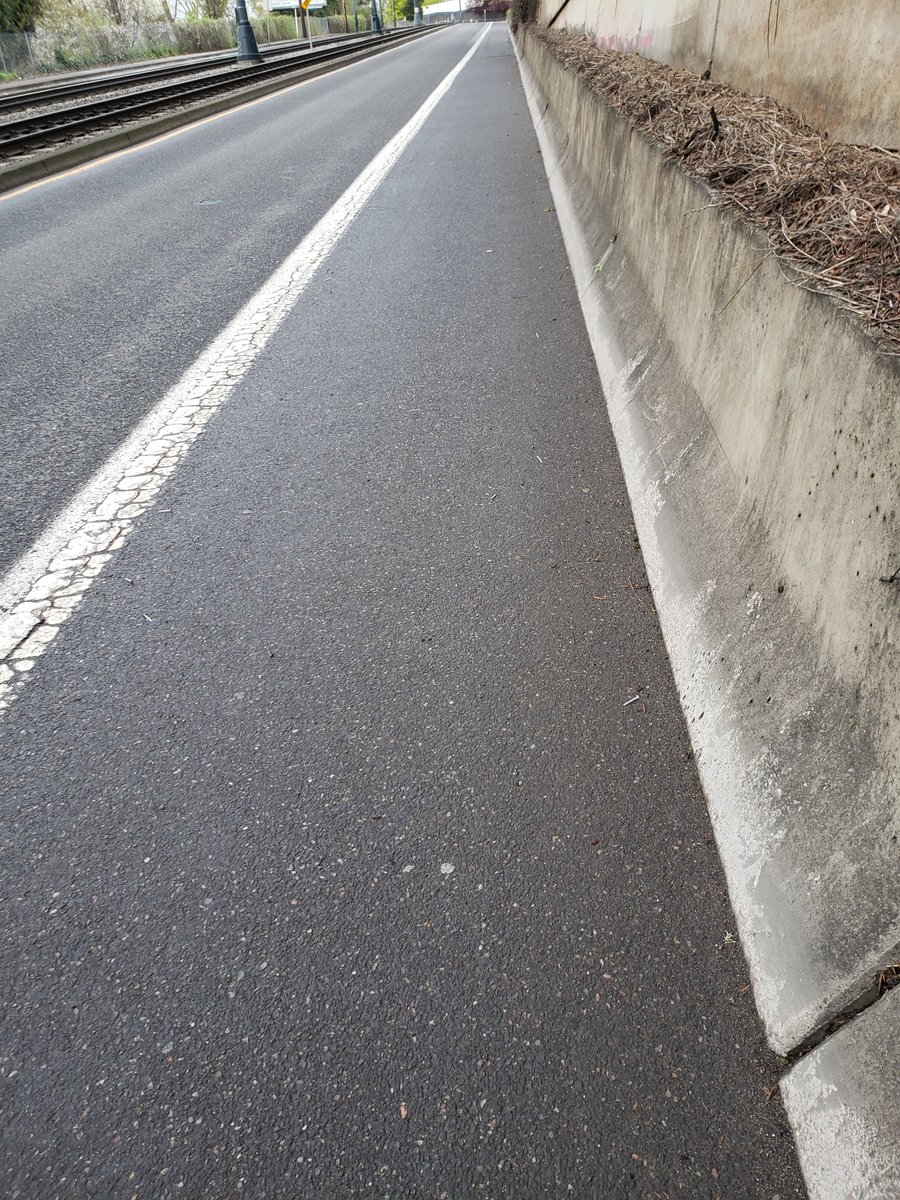 Nails making an appearance this morning on the Interstate hill. Reported to @PDXReporter. <a href="/BikePortland/">BikePortland</a> <a href="/ChloeEudalyPDX/">Commissioner Eudaly</a> <a href="/PBOTinfo/">Portland Bureau of Transportation</a> <a href="/PortlandPolice/">Portland Police</a>