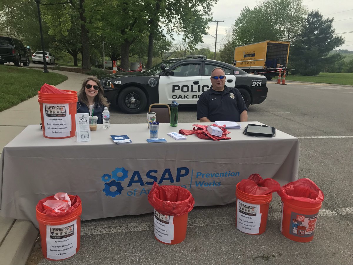 ASAPofAnderson's tweet photo. We’re @orau this morning for a Drug Take Back Day in coordination with their #EarthDay festivities for employees! #preventionworks #CountitLockitDropit https://t.co/vFzyQieuVm