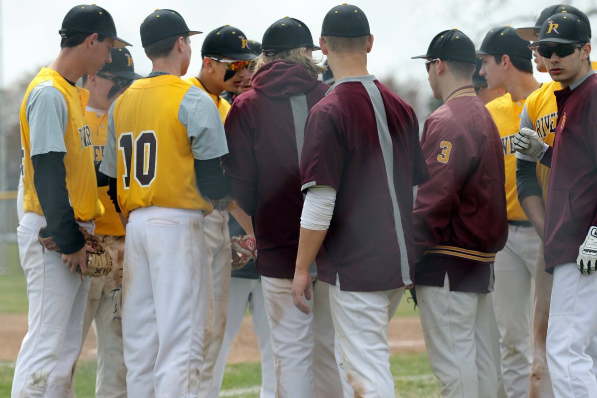 RivBucsBaseball's tweet photo. โ ๏ธโพ๏ธ THE BOYS TRAVEL ACROSS THE BRIDGE THIS AFTERNOON TO TAKE ON GROSSE ILE @ 4:30pm. COME SHOW YOUR SUPPORT โพ๏ธโ ๏ธ #BeatGI #BucsBall https://t.co/Bk4nDY8qTr
