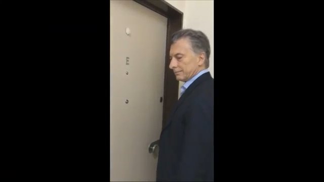 AlejandrOK2020's tweet photo. -TIA?
-¿Quién es?
-Como..ya no reconoces a tu sobrino favorito. https://t.co/OITQ44xuXr
