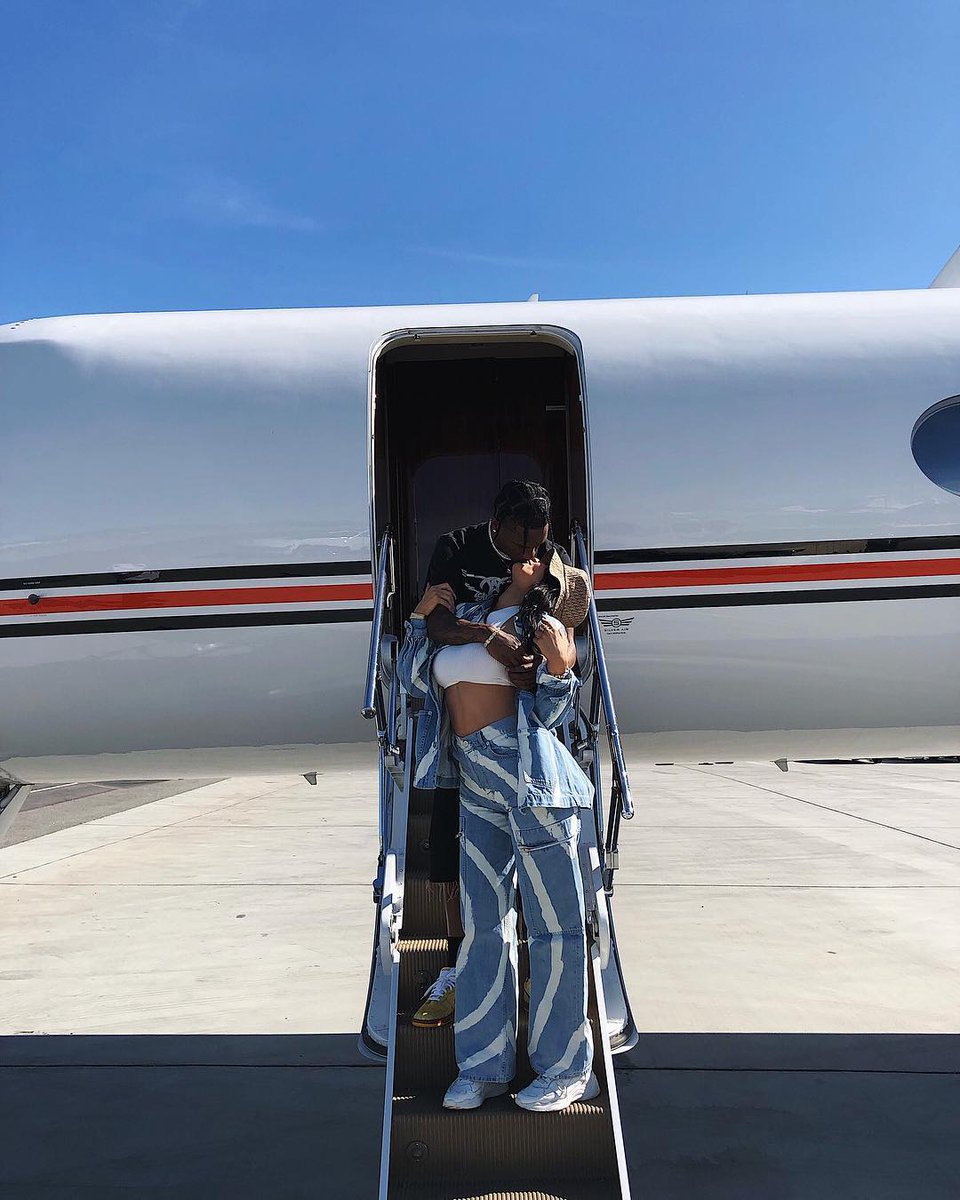 vsvp6ix's tweet photo. Travis Scott x Kylie Jenner https://t.co/txZRN9fZG4