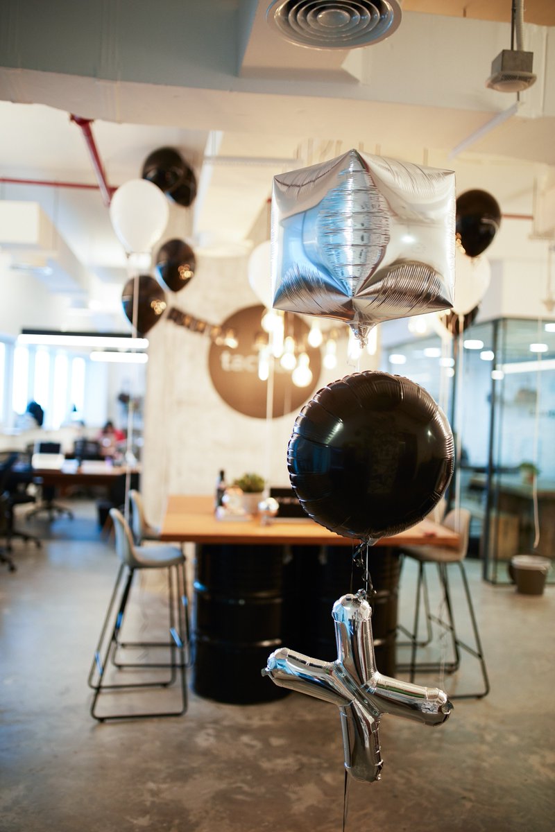 WeAreTactical's tweet photo. Who's got 2 thumbs and is celebrating its' birthday?
๐THIS GUY๐
โ๏ธ
#WeAreTactical #DigitalAgency #6yearsofawesomeness https://t.co/0cjFJ8ORFA