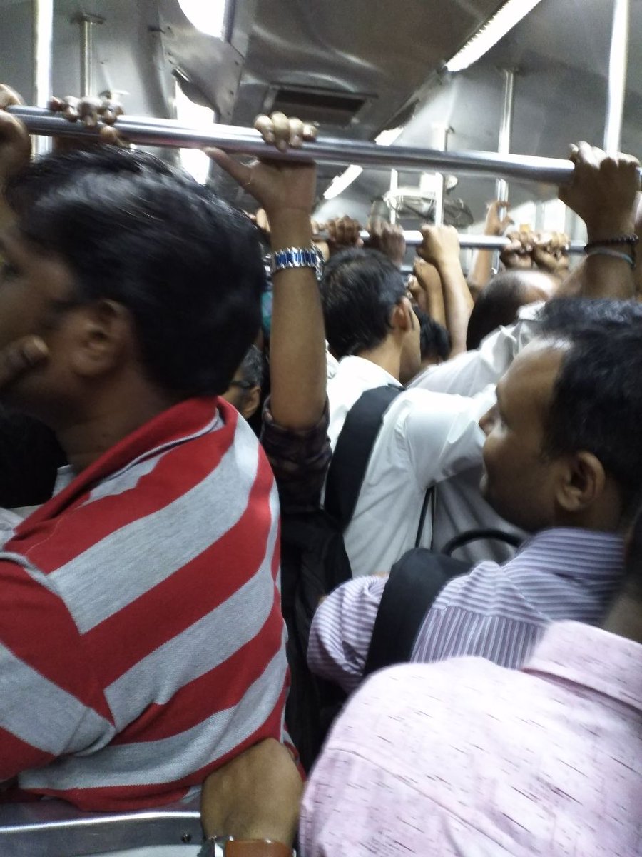 Balaji42471468's tweet photo. Asked for special trains or additional compartment from SBC or YSR to SA in train. Now let's railway see situation of passengers. Really southern railway Not taken any action against our twit. @drmsbc @PiyushGoyalOffc @PiyushGoyal @SalemDRM @HsraSbc @PTTVOnlineNews https://t.co/AGwEGcgFca
