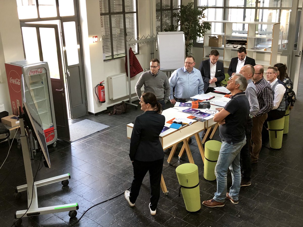 VCG_GSchunk's tweet image. Treffen #gründernetzwerk gründen@würzburg Heute u.a. mit dem Thema #thefuturecode von @industry_next