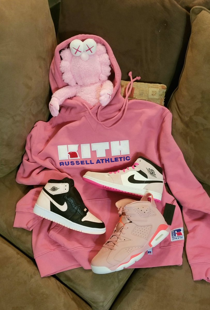 PrettyMike23's tweet image. Color of the day is Pink 🌸