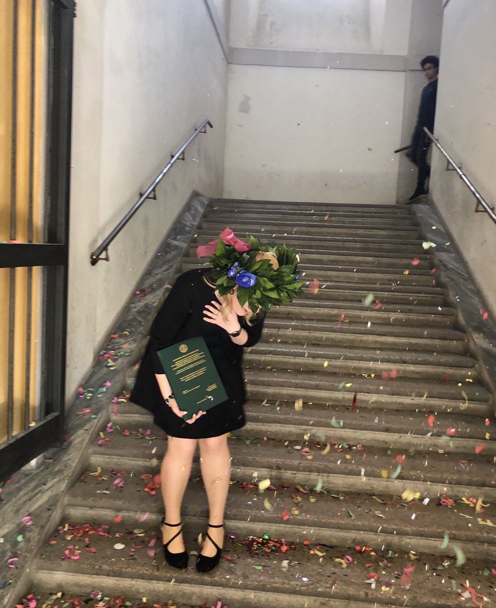 kitskatsy's tweet photo. SALUTATE UNA NUOVA DOTTORESSA IN CITTÀ ✨🎓 https://t.co/YtcLOLNaps