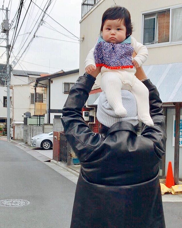 _Rina10's tweet photo. .
.
2019.4.17  4w24d  144d .
帰り道 🧡
.

#パパ抱っこ
#生後4ヶ月
#パパと娘 https://t.co/fAQMIVrYCd https://t.co/OQebW5qHoV