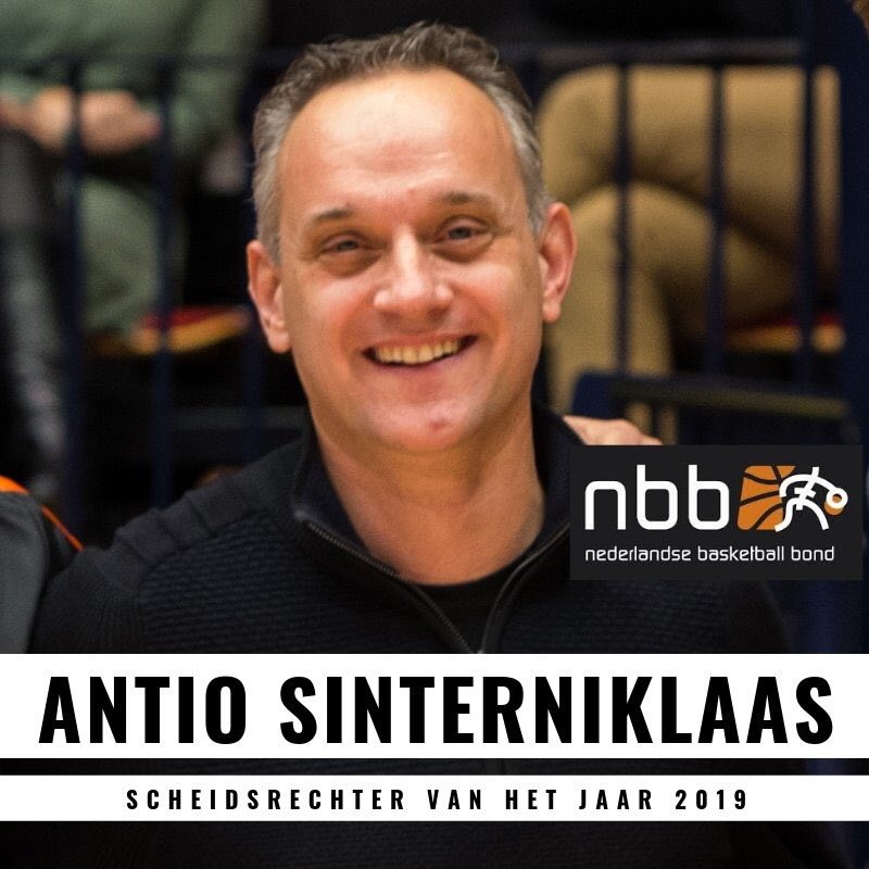 HeroesDenBosch's tweet photo. Gefeliciteerd, @antio_s! 👏

7 keer op rij scheidsrechter van het jaar, wat een historische prestatie!💪 https://t.co/grtnccE7LR
