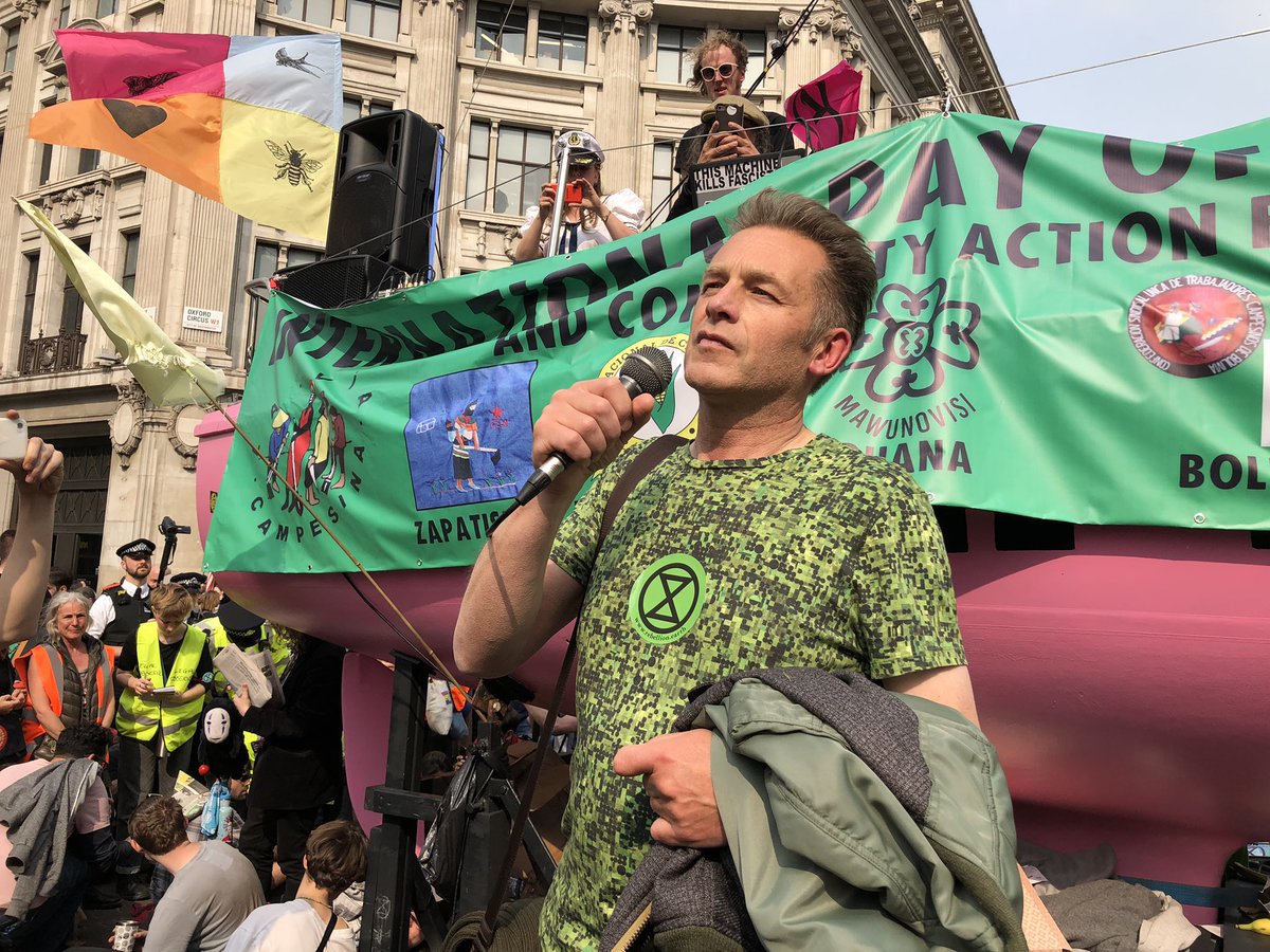 ChrisGPackham's tweet photo. A real privilege to salute the @ExtinctionR crowd at Oxford Circus . Such a great atmosphere - people from every walk of life peacefully pointing out the dangerous inaction of the worlds leaders . It’s time to wake up and act . #ExtinctionRebelion #OxfordCircus #climateprotest https://t.co/vW1QrEGkv1