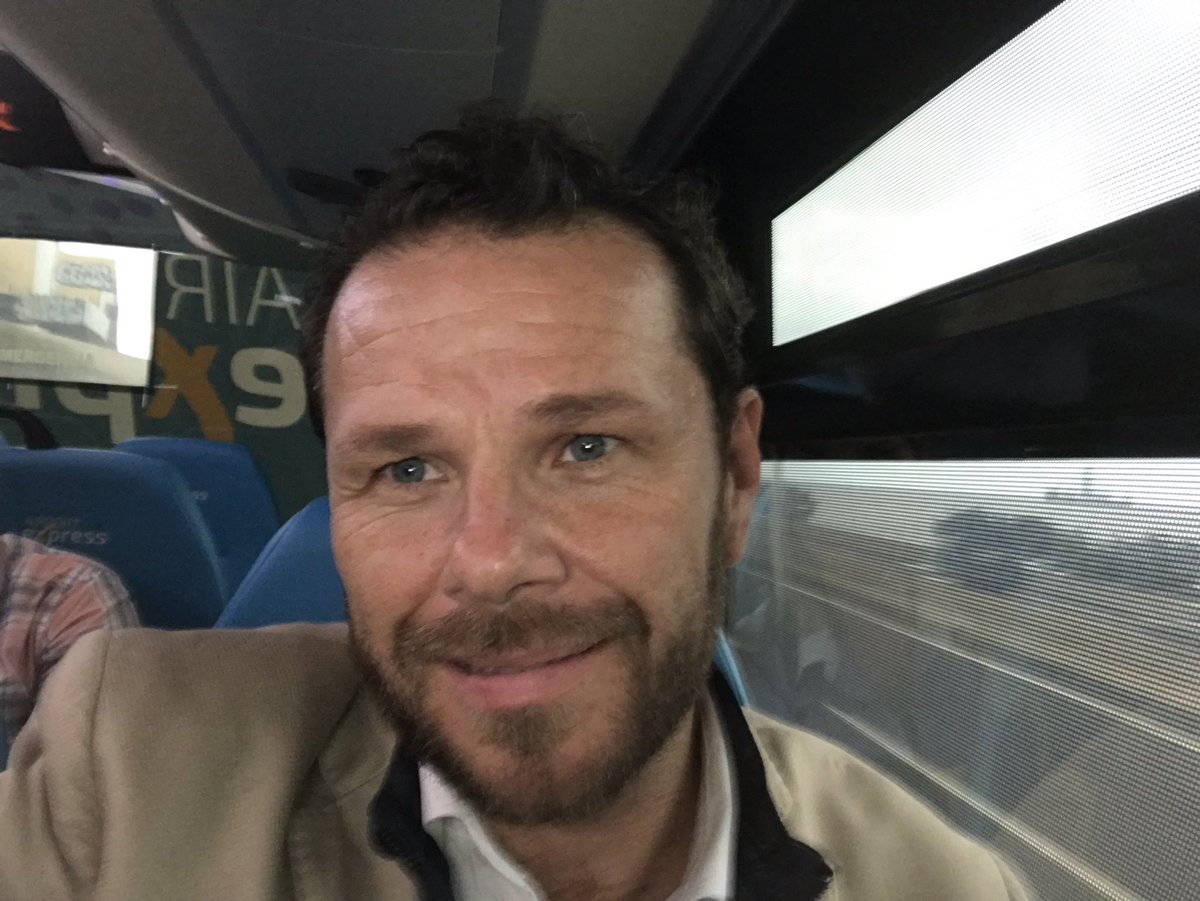 heridavilao's tweet photo. Dirigiéndome al debate en Tenerife de @RTVCes en transporte público @guaguasglobal Espléndido lugar para seguir dándole un vistazo a algunos datos y apuntes. En breve la hora de la verdad “televisiva” 📺 #Seguimos en marcha para #DefenderCanarias 💚 https://t.co/yKNMhxA2aS