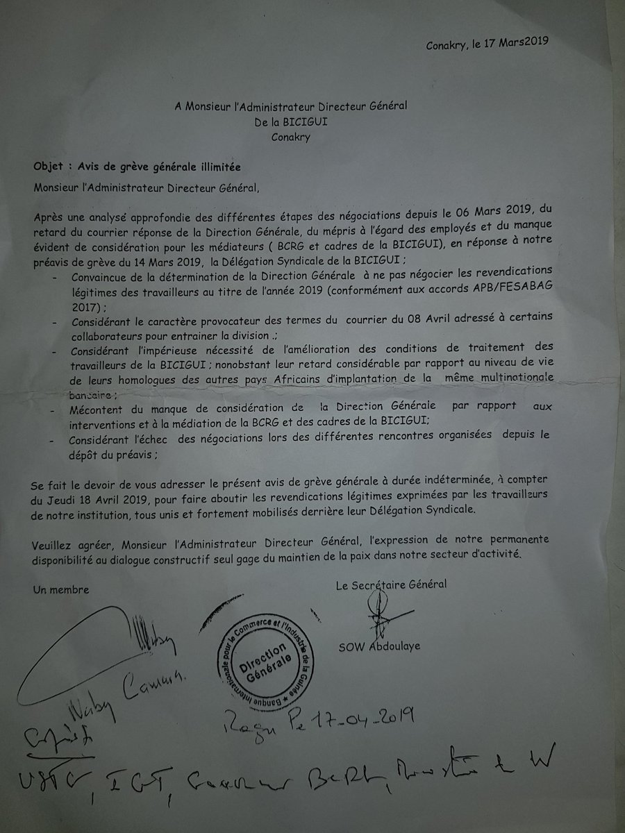 Nouhoubalde's tweet photo. Allez vite sortir votre argent de la #BICIGUI, les #travailleurs de cette #banque guinéenne annoncent une grève générale et illimitée à partir de demain, jeudi, @guineematin https://t.co/EPo1xHjyP4