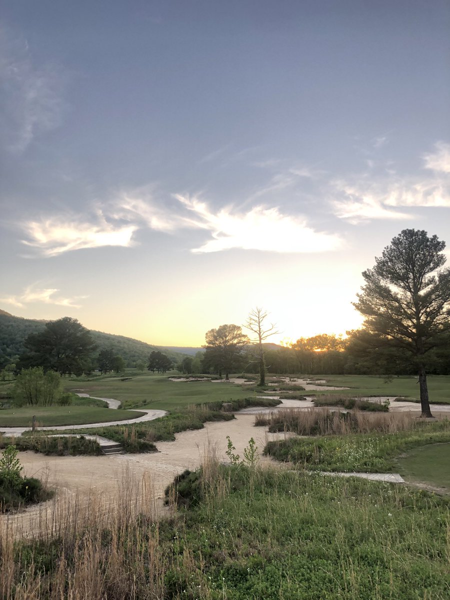 SweetensCove's tweet image. “The rays of sunlight dance gently across this land”