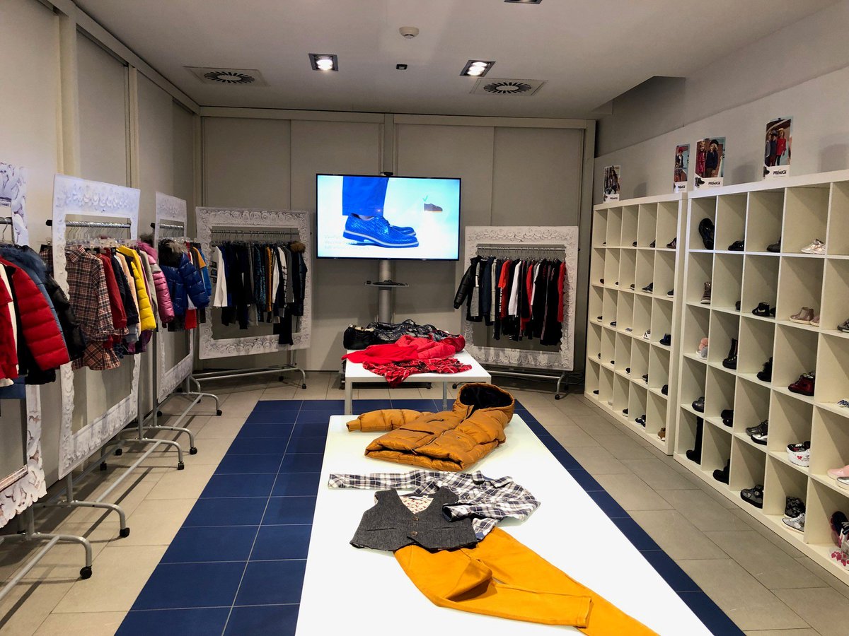 EdelmanItalia's tweet photo. Oggi presso lo showroom della nostra sede di Milano sono state presentate le collezioni Autunno/Inverno di #Primigi, #Igi&Co e #EnvalSoft: 3 collezioni per un'unica concezione di #innovazione nella #tradizione
#Imac #client https://t.co/zoBL8y2yhR