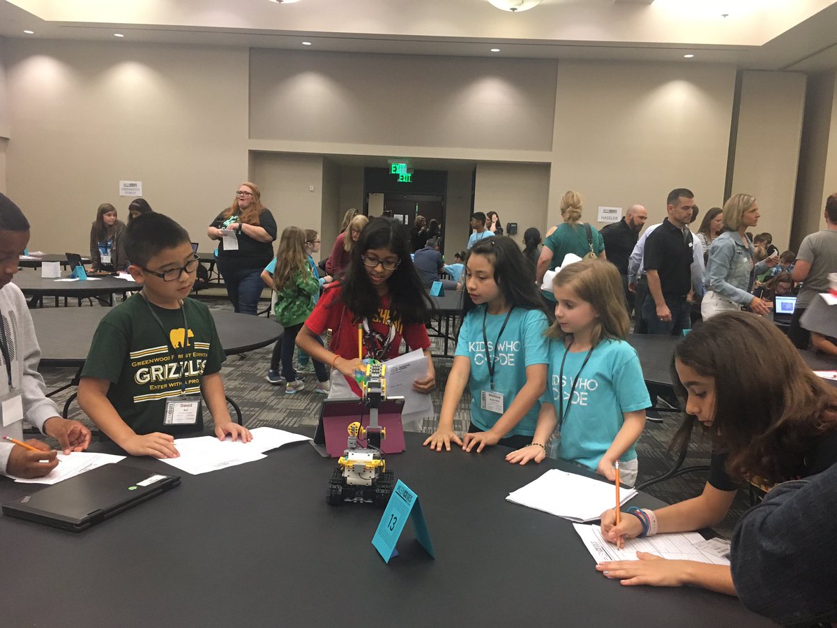 Laura_Baustian's tweet photo. @MittelstadtKISD #KLEINCODES awesome projects! https://t.co/2aqN9Rswn7