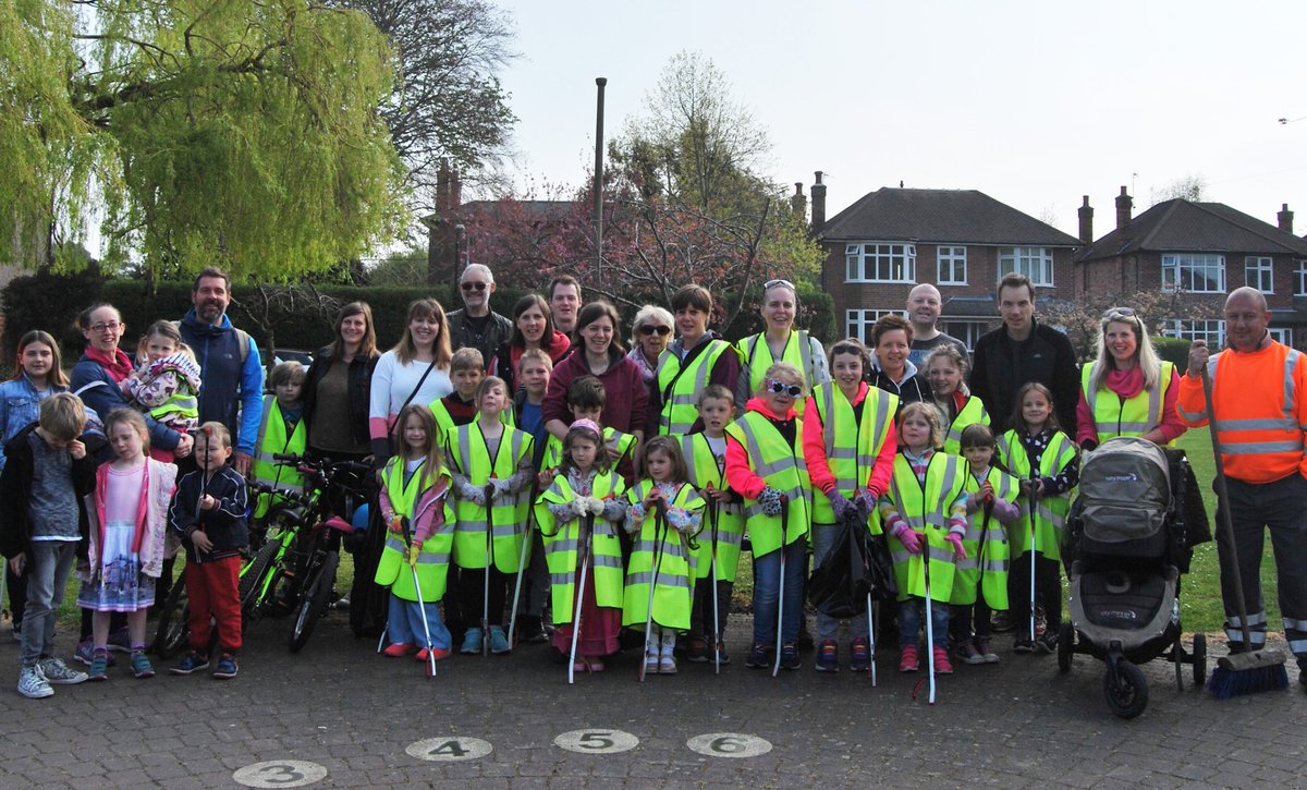 Rushcliffe Borough Council (@rushcliffe) on Twitter photo A Ruddington Community Group welcomed the Great British Spring Clean this morning with assistance from <a href="/StreetwiseLTD_/">Streetwise</a>!
<a href="/RuddingtonMums/">Ruddington Mums</a> volunteers gathered to help further clean up their local streets, parks and public spaces.
Find out more here: bit.ly/2DcTW1F A Ruddington Community Group welcomed the Great British Spring Clean this morning with assistance from <a href="/StreetwiseLTD_/">Streetwise</a>!
<a href="/RuddingtonMums/">Ruddington Mums</a> volunteers gathered to help further clean up their local streets, parks and public spaces.
Find out more here: bit.ly/2DcTW1F