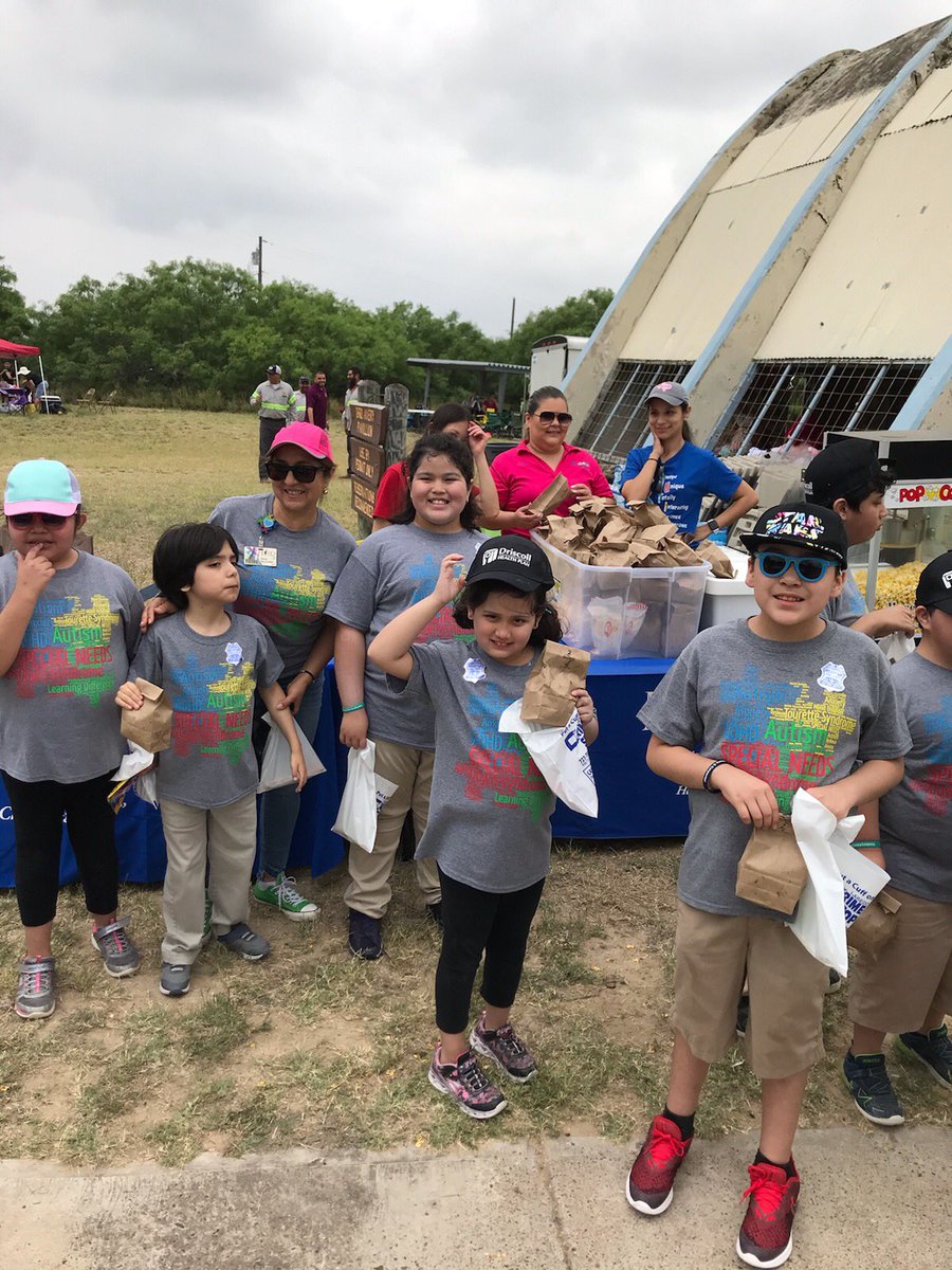 NjohnsonPierce's tweet photo. Having a blast at the 2019 Spring Fun Day hosted by Sheriff Martin Cuellar 🐣🐰💐☀️🏃🏻♂️🏃🏻♀️ #APierceStrong https://t.co/40l9oHWRPU