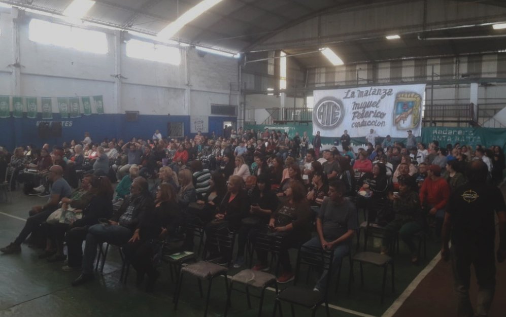 ATEBuenosAires's tweet photo. #ATE #LaMatanza aprobó la Memoria y Balance de cara al próximo Congreso Provincial de nuestro gremio. https://t.co/G6bL07V0oz