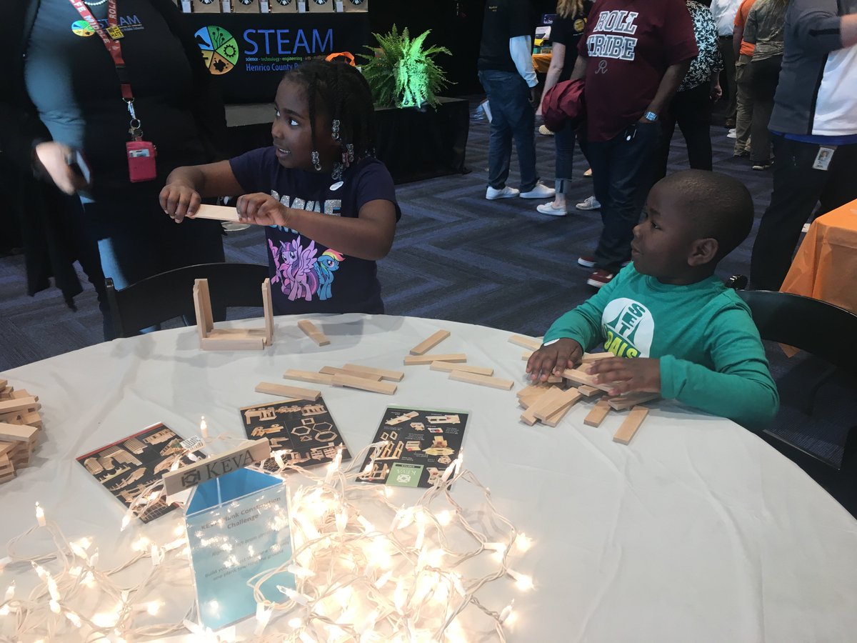JRMSLibrary's tweet image. Better late than never! We were hopping at the STEAM Symposium @ScienceMusofVA. Thank you to all the parents who came out! @Henrico_Steam @JohnRolfeMS @hcpslib