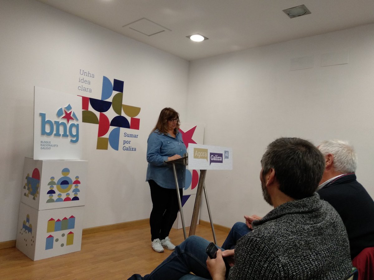 bngbaiona's tweet photo. Comezamos o acto público no noso local. Presenta Juli Castro, candidata nas Municipais. #AgoraGaliza https://t.co/gSacOmC4Bg