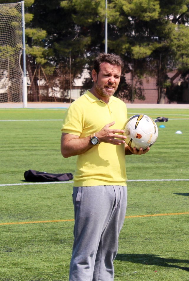 #CLINIC| #JuanGonzalez (<a href="/psicomurcia/">Juan Gonzalez</a>) ex #Psicologo del <a href="/elche/">🌴 Elche 🇪🇸</a> y miembro de la <a href="/LigaBraveVB/">Liga Brave</a> ha charlado con nuestros niños y les ha hablado sobre #Valores en #FutbolBase y #Compañerismo.