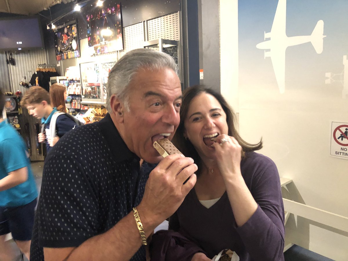 MrsHerrinMath's tweet image. Evolution of eating astronaut ice cream and the Air and Space Museum #davis7 @alefkovits1