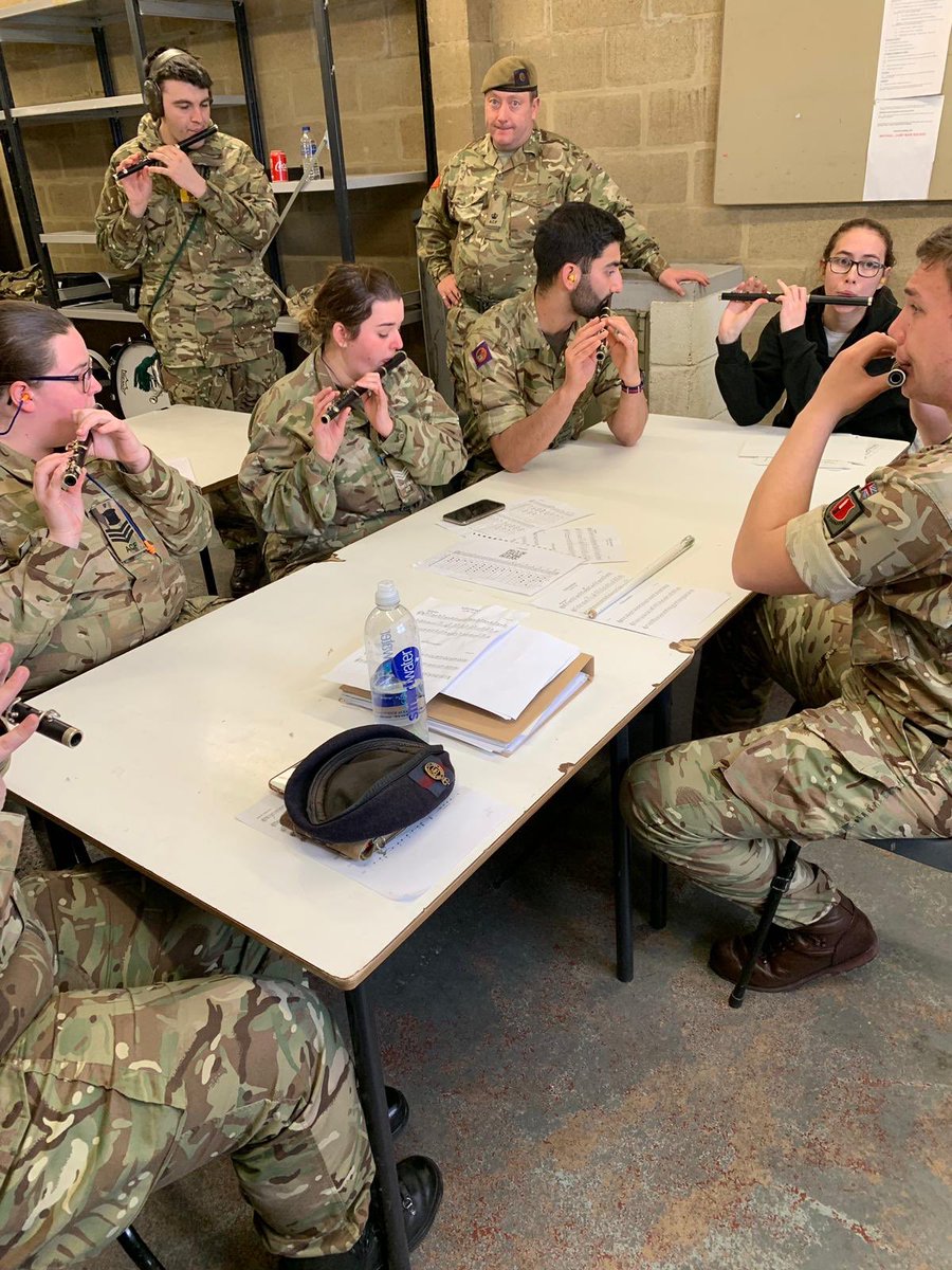 YeomanWarder417's tweet photo. Instructors from the @ArmyCeremonial  drumming and bugling wing helping out with music theory, practical and a bit of Drill at this years @CadetForceBands Easter  camp. @armyitcspbn @schinf @ACFColCadets  #DrumMajor #SeeYouInTheCountermarch 💂🏻‍♂️ https://t.co/71oD6zvUxp