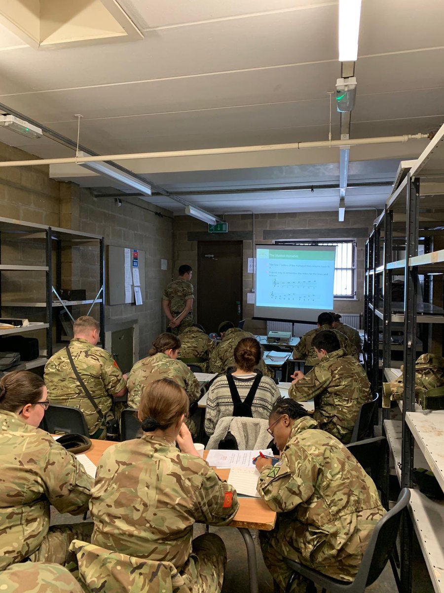 YeomanWarder417's tweet photo. Instructors from the @ArmyCeremonial  drumming and bugling wing helping out with music theory, practical and a bit of Drill at this years @CadetForceBands Easter  camp. @armyitcspbn @schinf @ACFColCadets  #DrumMajor #SeeYouInTheCountermarch 💂🏻‍♂️ https://t.co/71oD6zvUxp
