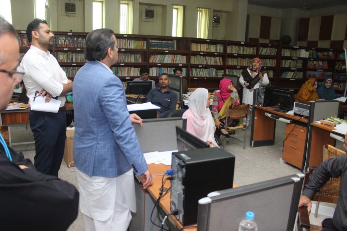 MuradRaasMR's tweet photo. Met @DCLahore regarding local issues. She is always very helpful &amp; extremely cooperative. Dealt with issues of SED. Also spent time with our great team that is working on the Curriculum. https://t.co/7wHXps29ag
