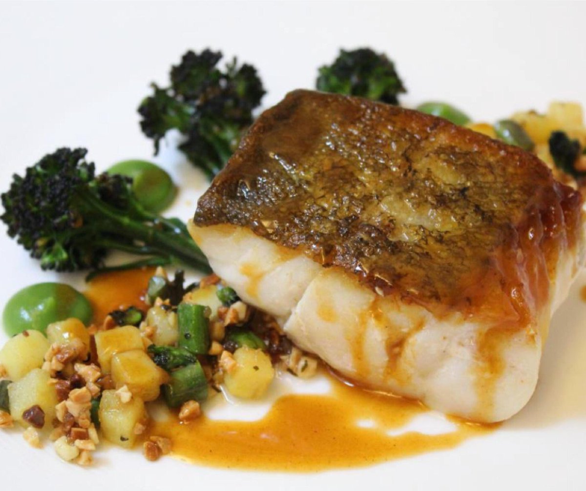 TheDonLondon's tweet photo. The Don's set menu currently includes this gorgeous Roasted cod with a warm salad of Pierre Koffmann potatoes, purple sprouting broccoli, lemon and nut brown butter sauce. Find out more and book via: https://t.co/v4fvWS4Kku
#setmenu #restaurantoffer #cityoflondon #finedining https://t.co/wtaFrQM3KX