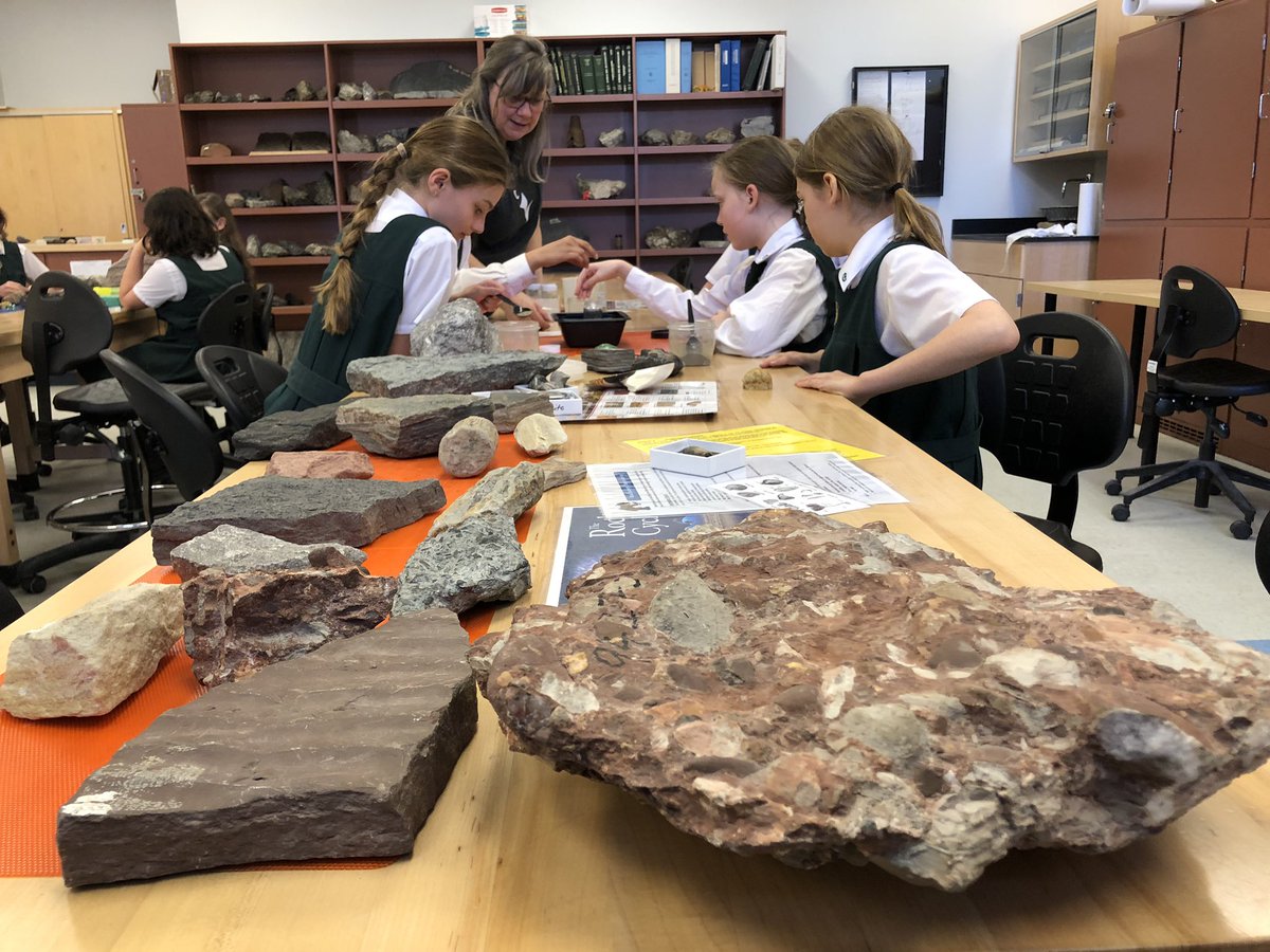 ryan_hodgins's tweet photo. Many thanks to @Carleton_U  and the Deparment of Earth Sciences for the engaging workshops - we are learning so much while exploring rocks and minerals! #sciencerocks @ElmwoodDotCa https://t.co/CmMuuYlJNO