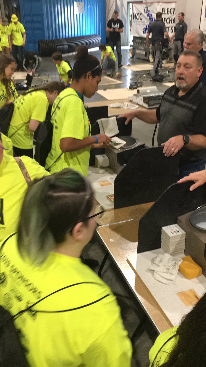 ConstanceE_L's tweet photo. Hands on all day! #BuildMyFutureSGF @mpoweringed @officialSPS https://t.co/9FVgsO3PE4