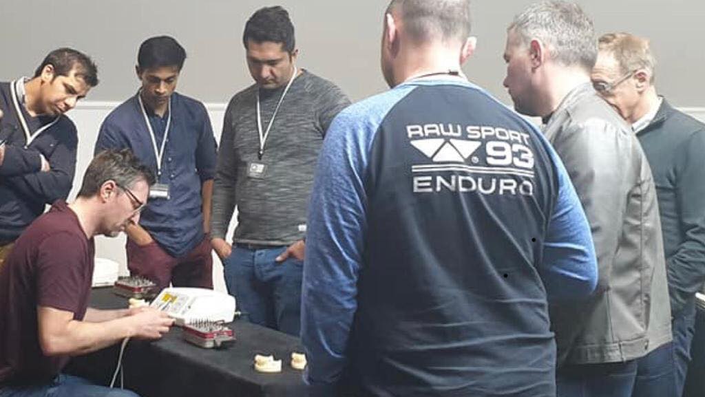 Our very own Craig Parker teaching an ‘advanced Computer assisted surgery’ course in #Birmingham last weekend! 🤔👏

#Leeds #Dentist #TeachingTheProfessionals #Alwoodley