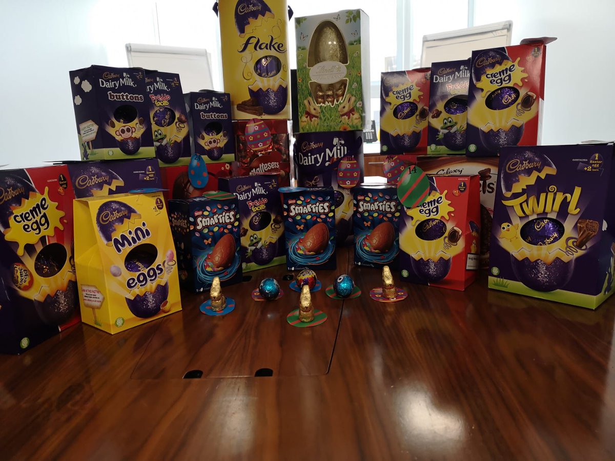 OSiTLiverpoolSt's tweet photo. I think it's safe to say our client's an EGGS-TRA fun day at Liverpool Street today! Here are some photo's of our Egg Hunt EGGS-PERTS!

I'll stop with the YOLK's now....until next year anyway !!

#ServicedOffices #London #HappyEaster #EasterEggHunt https://t.co/EI8Hvw7DMa