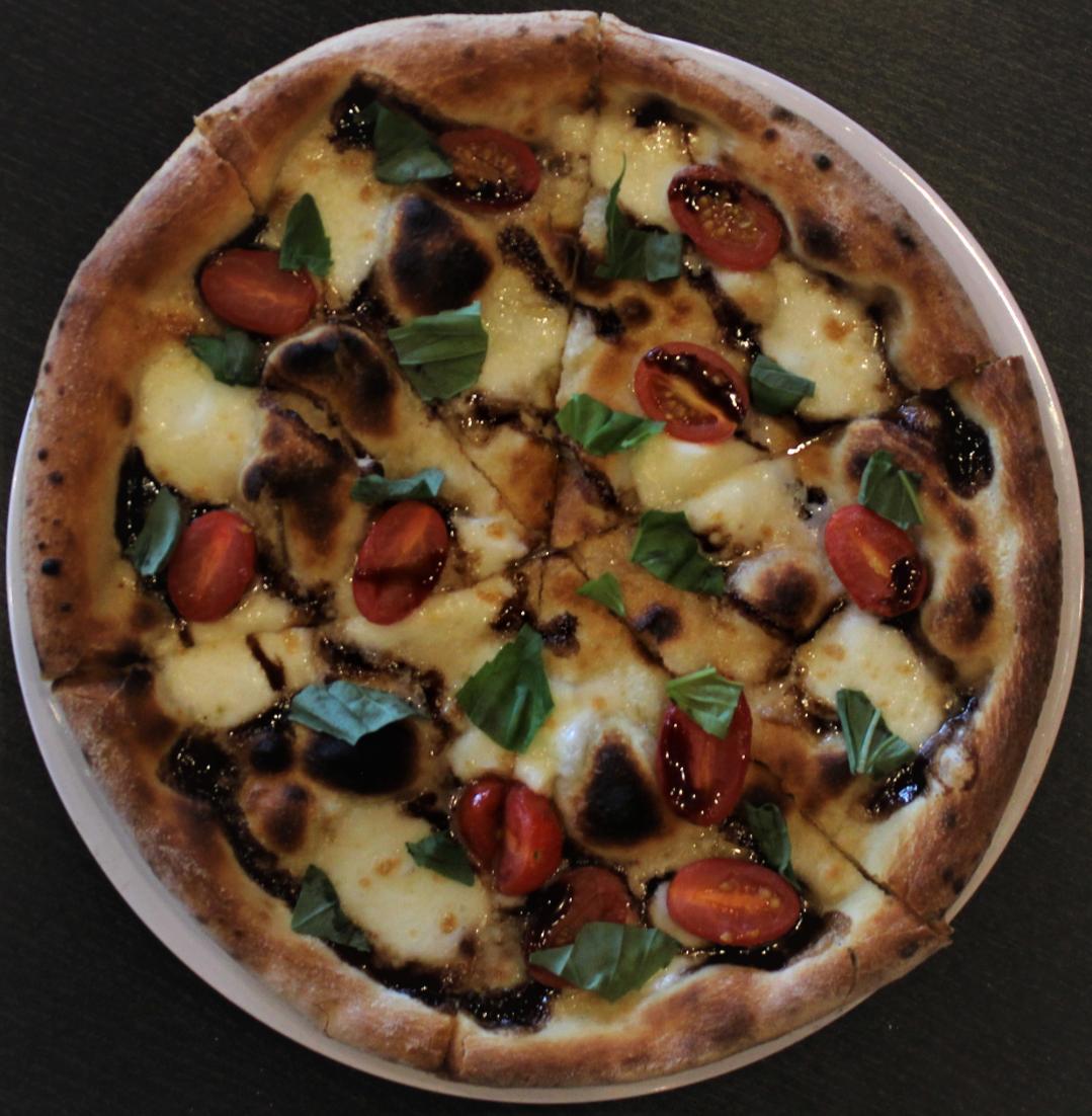 1000DegreePizza's tweet photo. Fresh Basil could make or break a pie! Are you #TeamBasil?
A. #TeamBasil
B. #NoBasilNeeded
C. #ExtraBasil
D. Depends on the pie! https://t.co/UpUGhYeokR