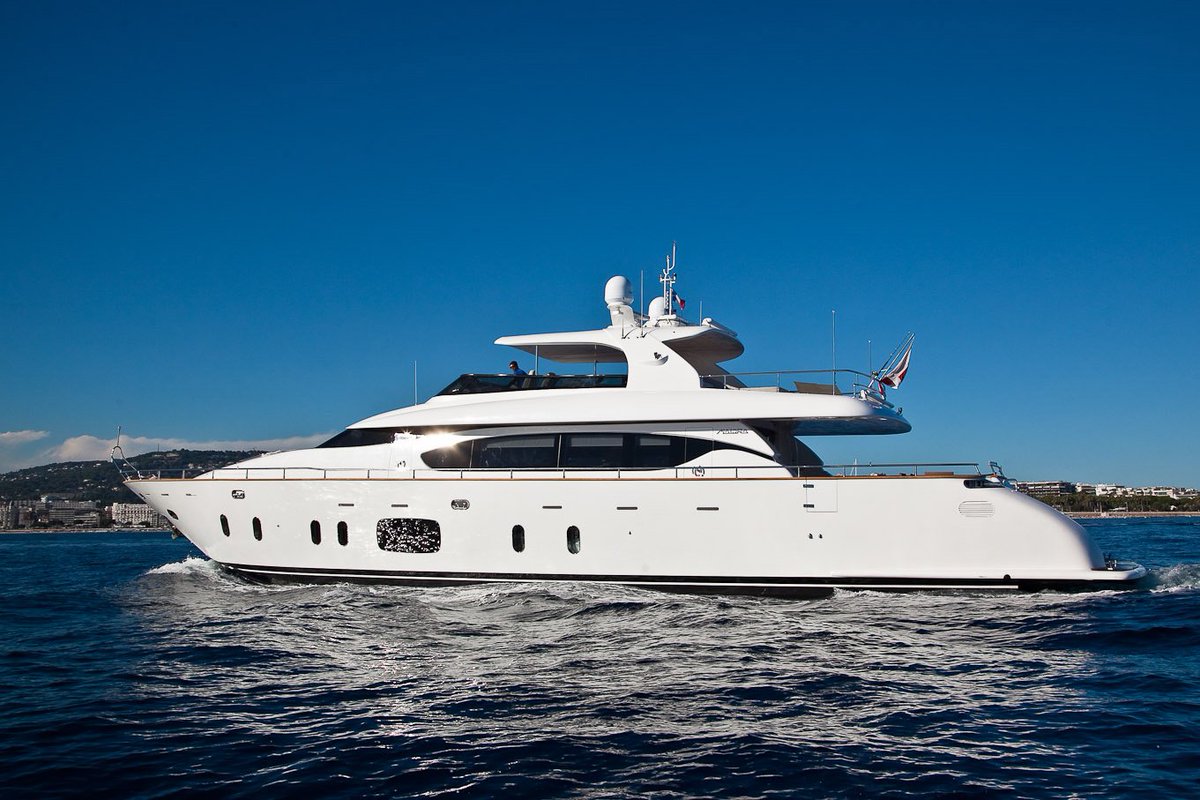 WestNautical's tweet photo. Heading to the @ecpy_info open days this week? Brokers can book a free 15 minute chair massage on board the beautiful 29m Maiora motor yacht, Aubrey. Click here to book: https://t.co/tGL9oOeO6x #yachts #superyachts #ecpy #yachtbrokers https://t.co/Eb4G6PGV8B